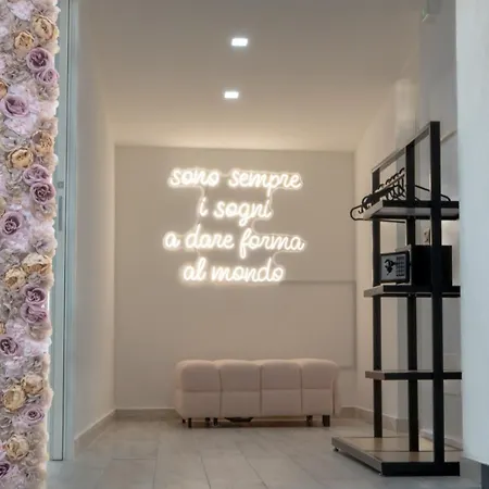 Aetna Luxurysuites Vendégház 4*