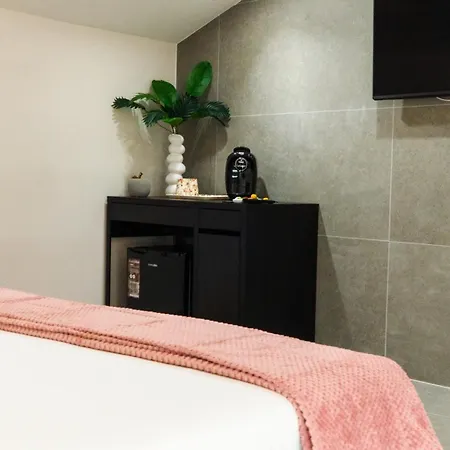 Aetna Luxurysuites Gasthuis
