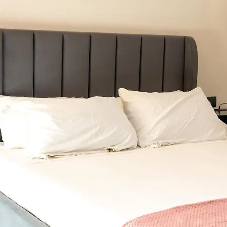 Aetna Luxurysuites Gasthuis Catánia