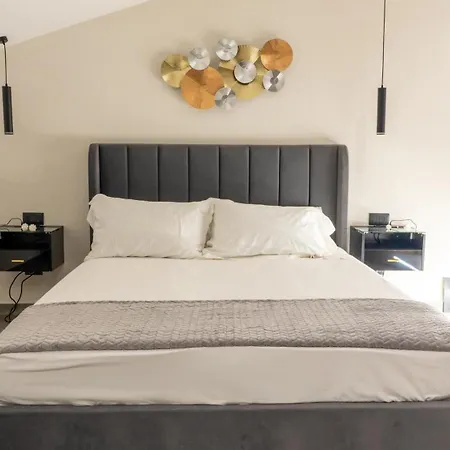 Aetna Luxurysuites