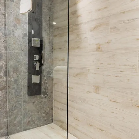 Pensjonat Aetna Luxurysuites 4*